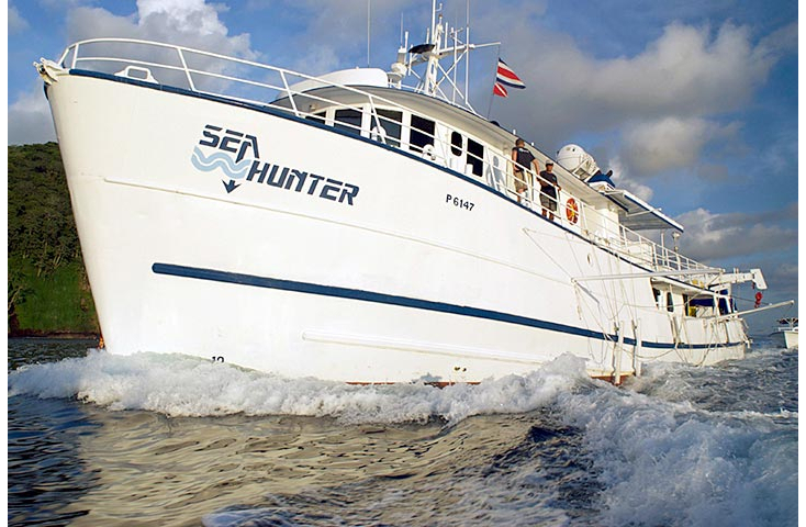 Cocos Island - Sea Hunter Liveaboard - Båd set udefra